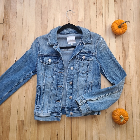 Jean jacket - Picture 1 of 1